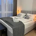 Bienvenidus - Self Service Accommodation - Unterkunft Zur Selbstversorgung - Das Messezimmer - Duesseldorf
