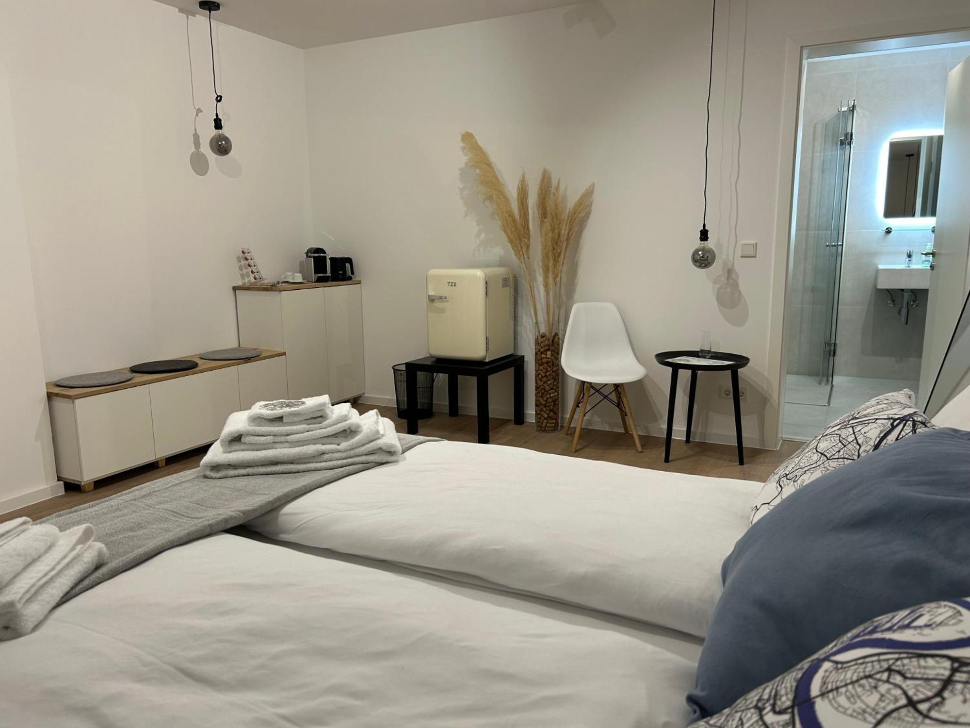 Bienvenidus - Self Service - Zur Selbstversorgung - Messezimmer -